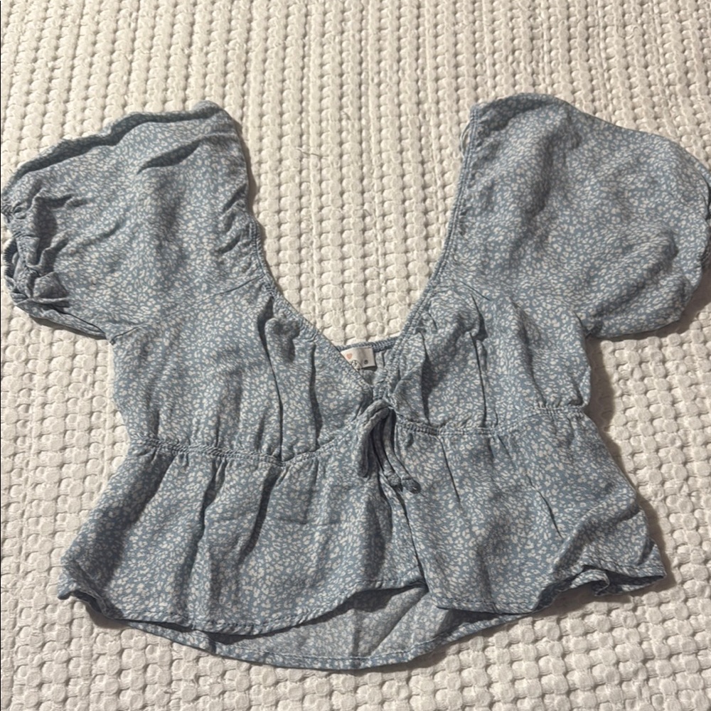 URBAN Romantics Gray Puff Sleeve Blouse with Ruffled Tie Front